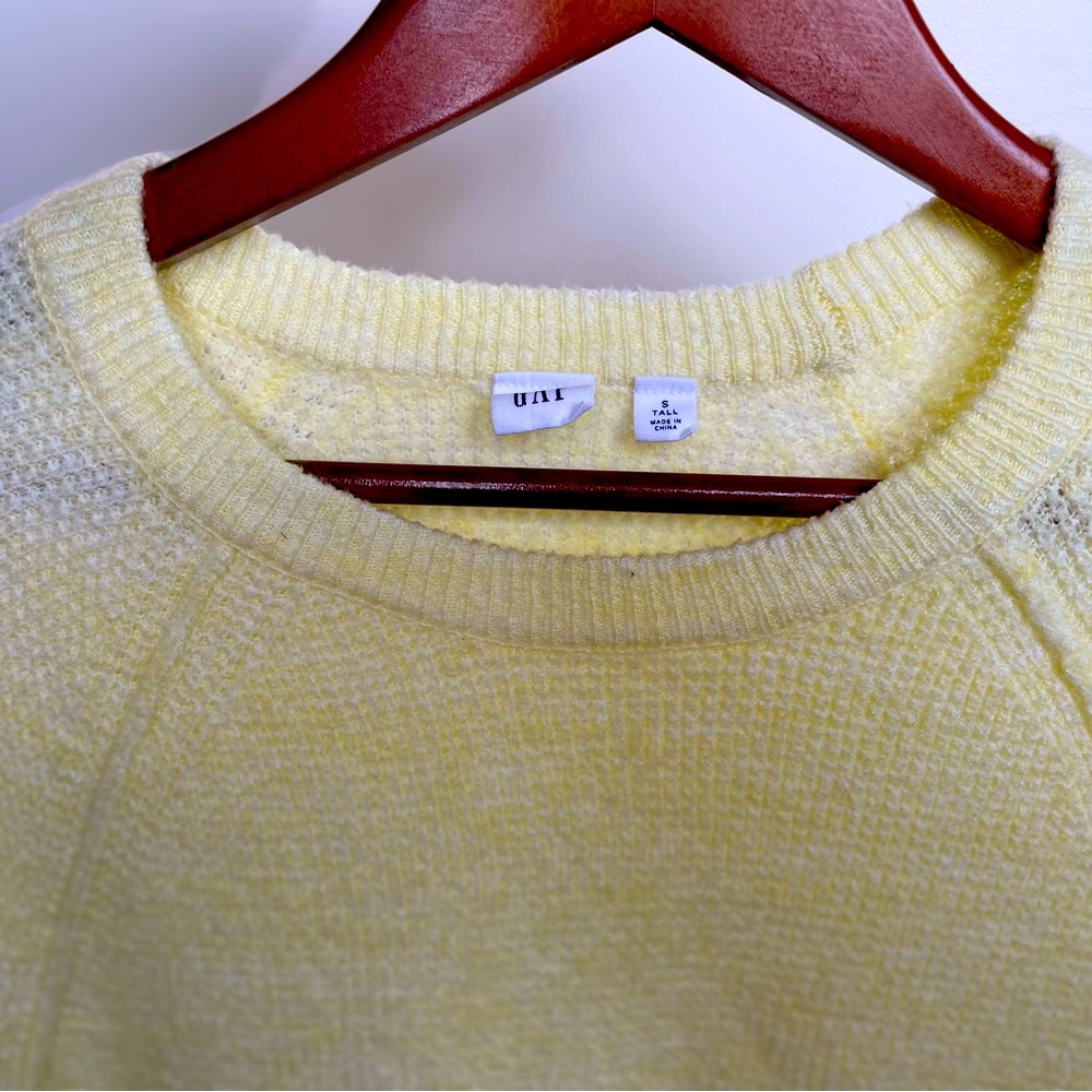 Yellow Gap Sweater - tall medium
